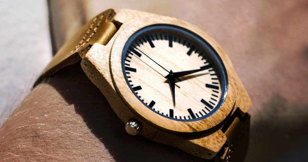 porter une montre en bois